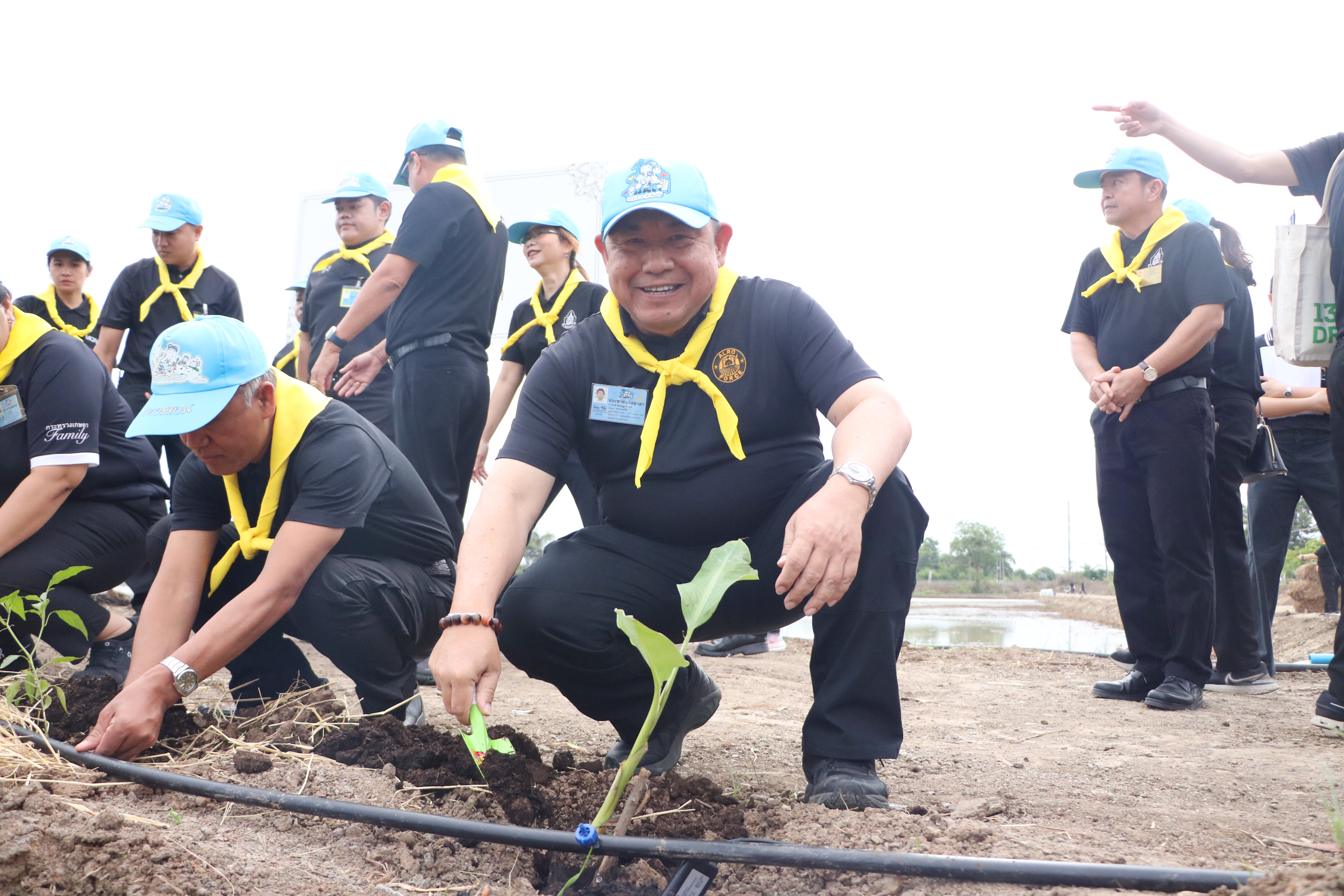 title - ส.ป.ก. ร่วมกิจกรรมโครงการจิตอาสาพัฒนาด้านการเกษตร กษ. เฉลิมพระเกียรติสมเด็จพระนางเจ้าฯ พระบรมราชินี เนื่องในโอกาสมหามงคลเฉลิมพระชนมพรรษา 4 รอบ 3 มิถุนายน 2569